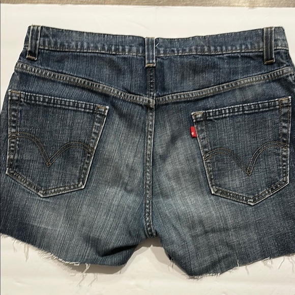 Levi’s  Distressed Denim cut off Jean Shorts raw edge Size 34” - Picture 6 of 9